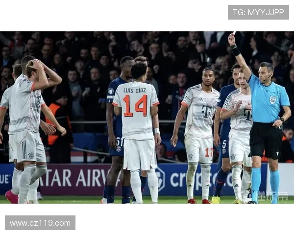 裁判判罚争议：迪亚斯寻求身体接触